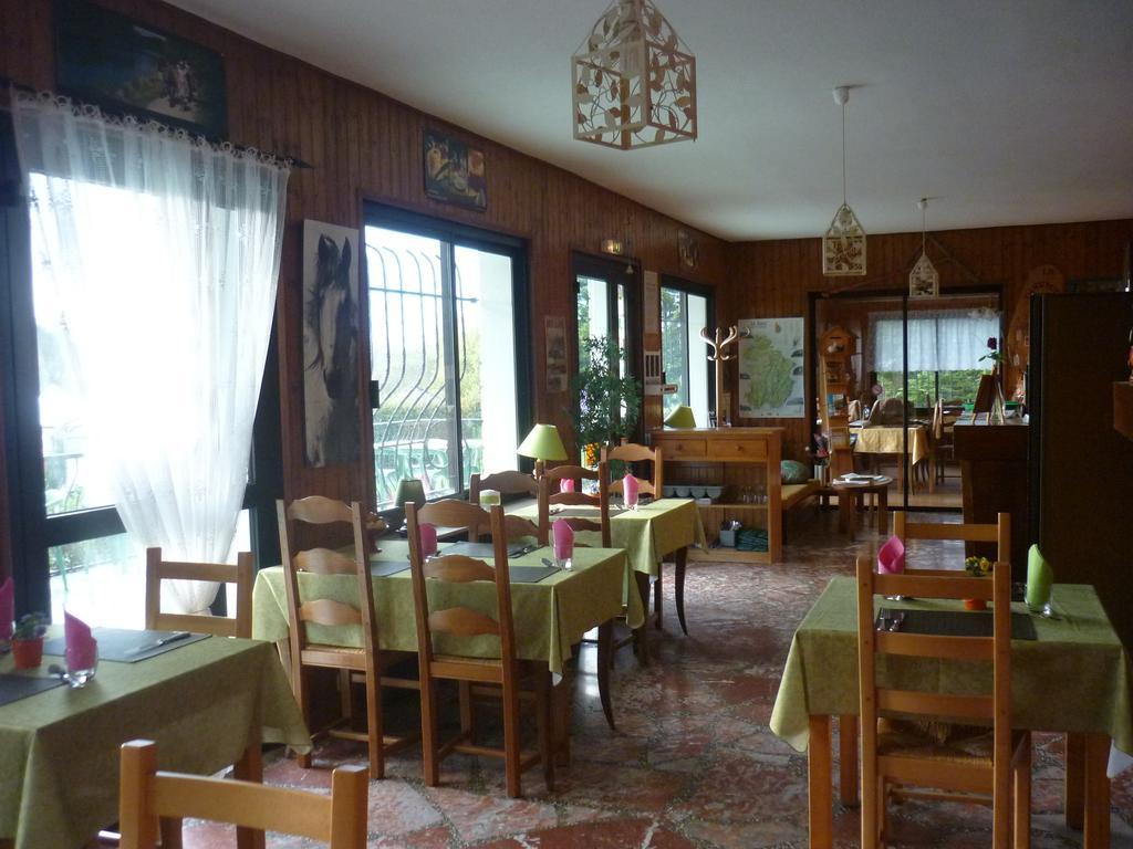 Hotel Restaurant La Chaumiere Du Lac Clairvaux-les-Lacs Exterior foto